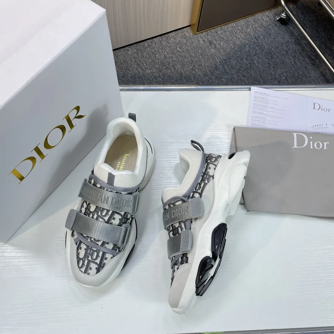 橙子出厂价💰170 Dior 迪奥 魔术贴休闲运动鞋 增高厚底老爹鞋 完美复刻 版型超级正 鞋面对原版科技面料迷彩 质感超好 牛皮垫脚 原版魔术贴织带可调节 松紧 对原版打码 开模原版组合发泡大底（TPU+RB+PU）轻盈舒适 厚底增高显瘦 运动时尚百搭 码数：35-42