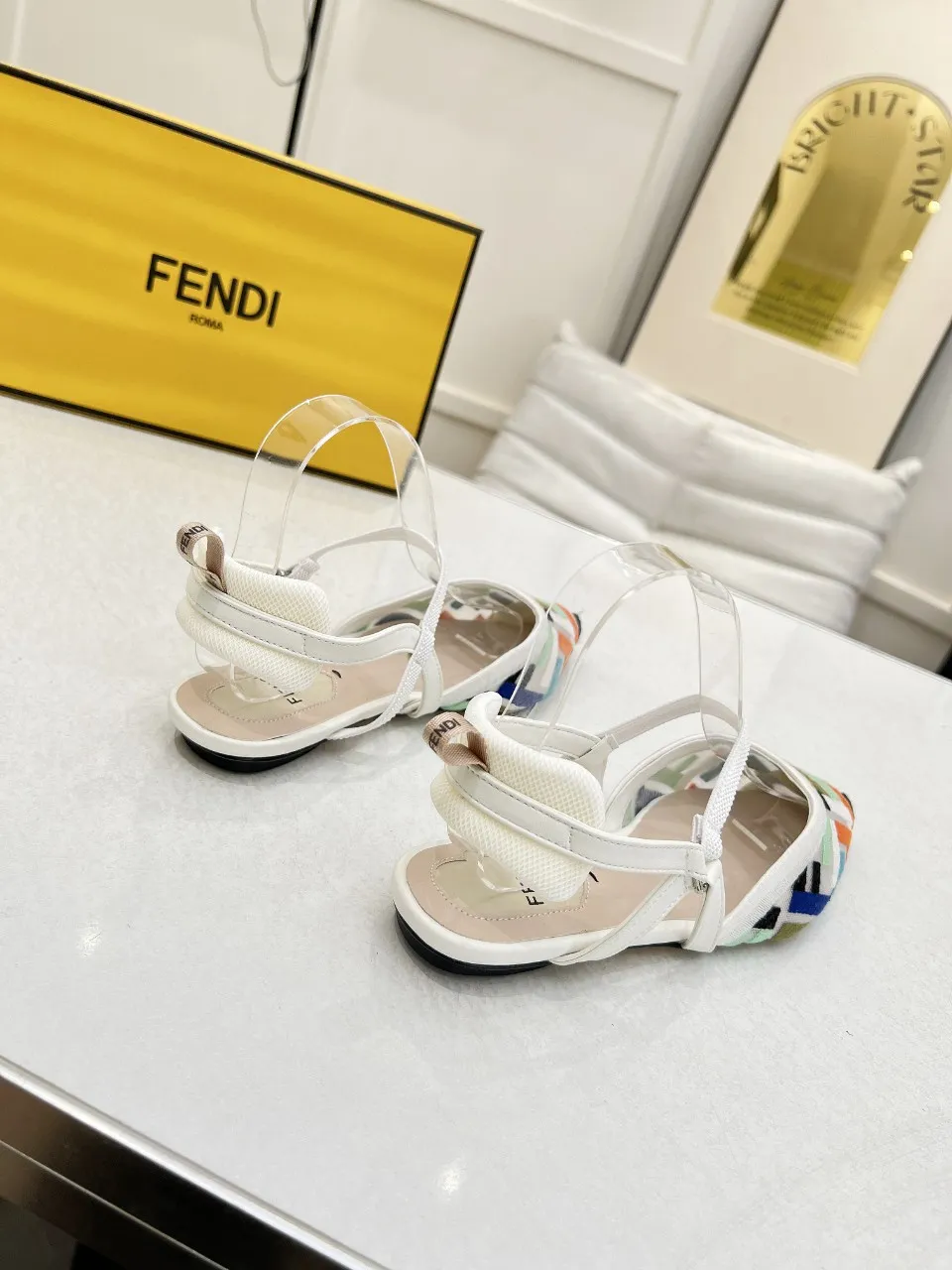 芬迪新款上线 跟高:平底 5.5 8.5 35-40（41、42、定做）p260