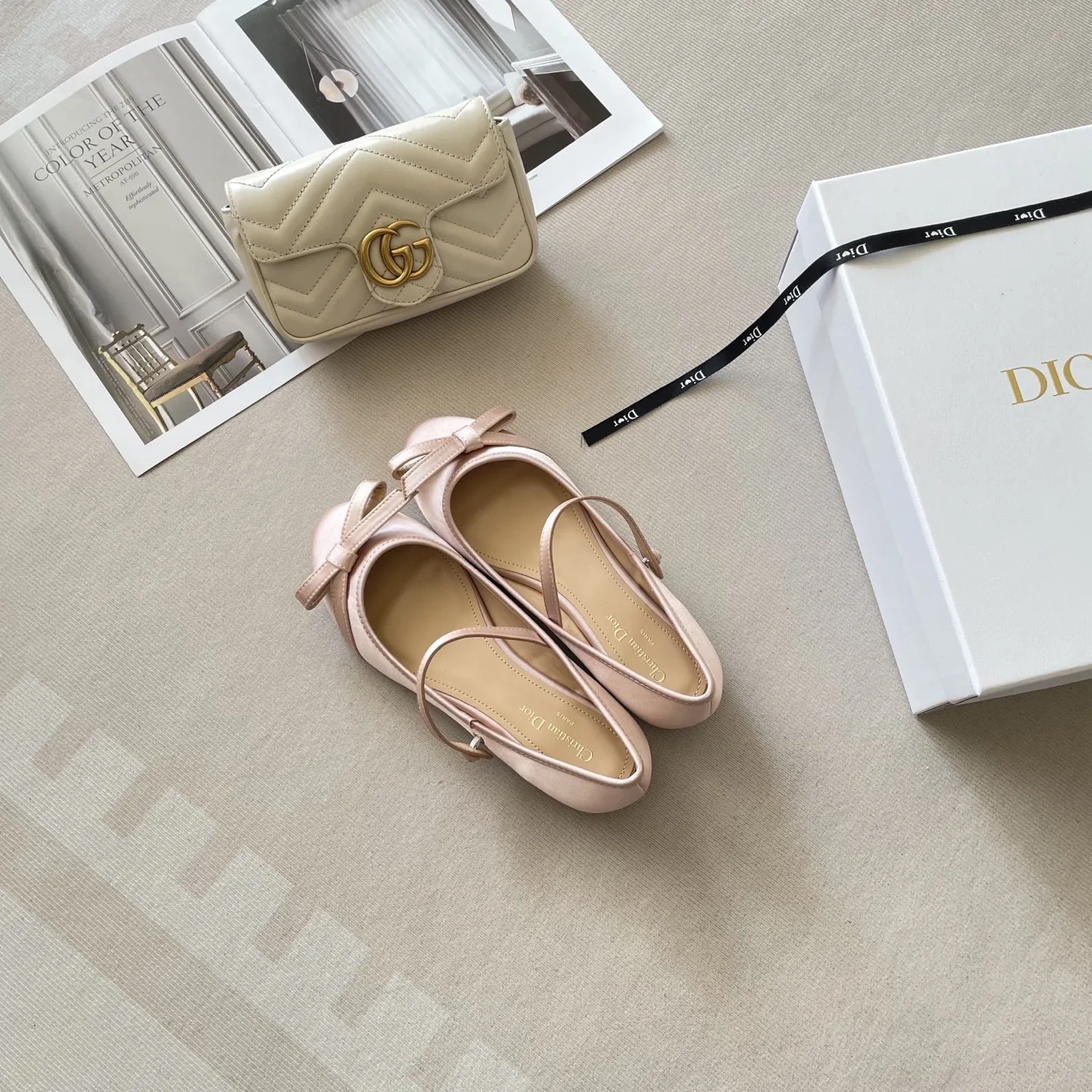 橙子出厂价💰110 DIOR 迪奥 2026顶级专柜 早春新款 官网上新 独家首发 迪奥 DIOR PUNK 26P 芭蕾舞鞋/平底玛丽珍/玛丽珍/芭蕾舞鞋/DIOR PUNK 穿搭/DIOR 小红书新品 早春OOTD DIOR PUNK 千金穿搭 ➤ 原版开模 代购版本 ➤ 混种环保绸缎鞋面 ➤ 私模意大利真皮大底 ➤ 全套专柜包装 Size：35-41