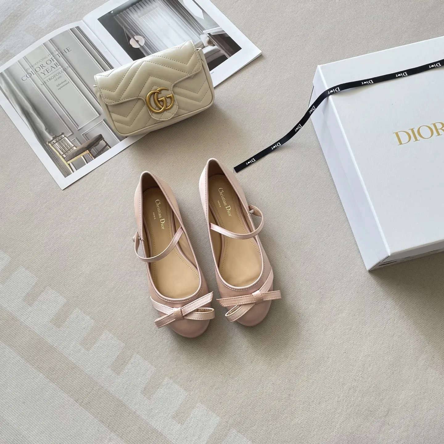 橙子出厂价💰110 DIOR 迪奥 2026顶级专柜 早春新款 官网上新 独家首发 迪奥 DIOR PUNK 26P 芭蕾舞鞋/平底玛丽珍/玛丽珍/芭蕾舞鞋/DIOR PUNK 穿搭/DIOR 小红书新品 早春OOTD DIOR PUNK 千金穿搭 ➤ 原版开模 代购版本 ➤ 混种环保绸缎鞋面 ➤ 私模意大利真皮大底 ➤ 全套专柜包装 Size：35-41