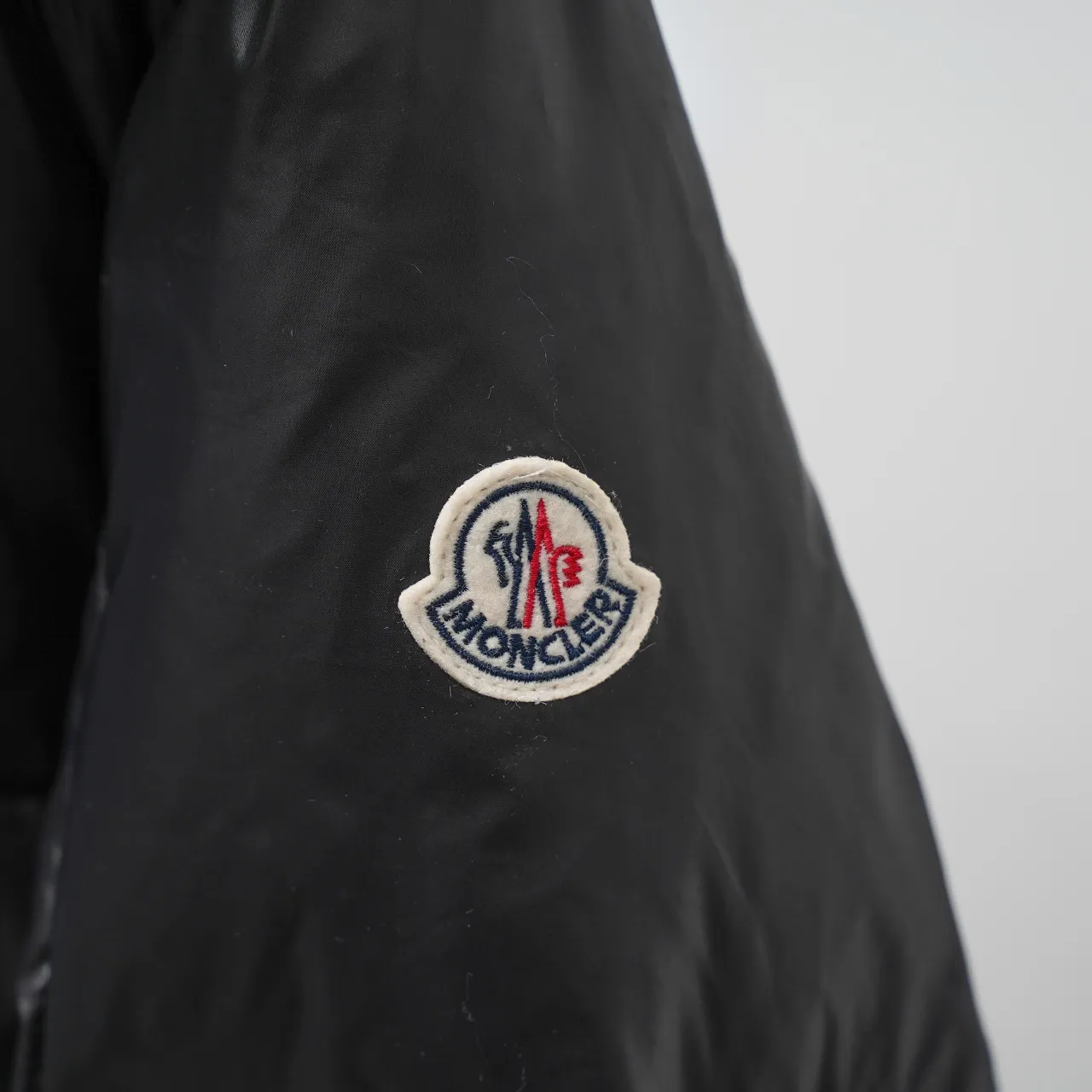 工厂直供C厂💰430 B厂💰550 MONCLER丨蒙口宋茜同款短款连帽羽绒服 尺码：1-3