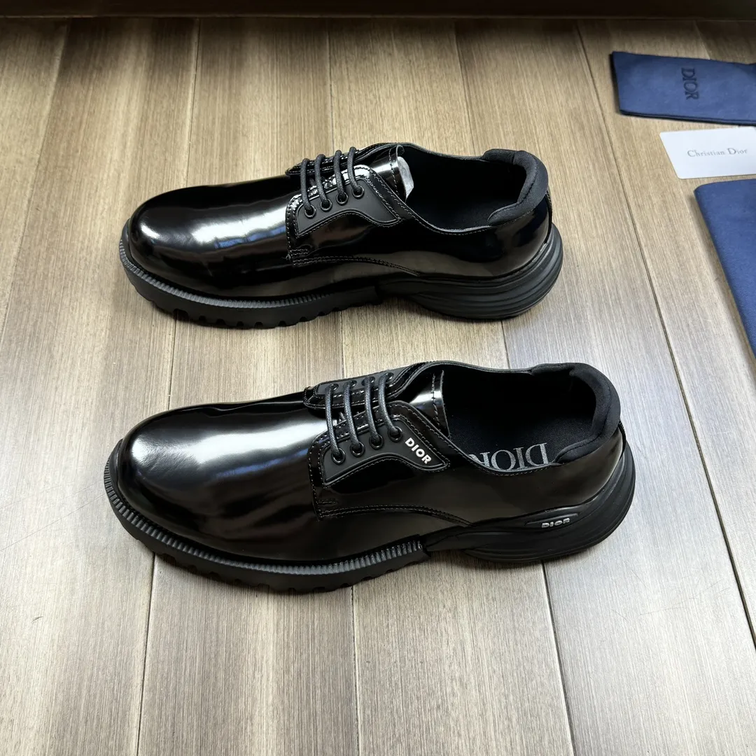 【Dior】迪奥 P450💰 -高端品质 原单 -鞋面:🔝开边珠小牛皮、车缝品牌塑胶鞋耳 -内里:水染牛皮,垫脚;网帆布布匹 -大底:超轻TPU发泡:双色成型大底 -超高品控·做工精细:凸显(高端·贵气·档次) -Size :39-44(38,45,46,可订做)·0173