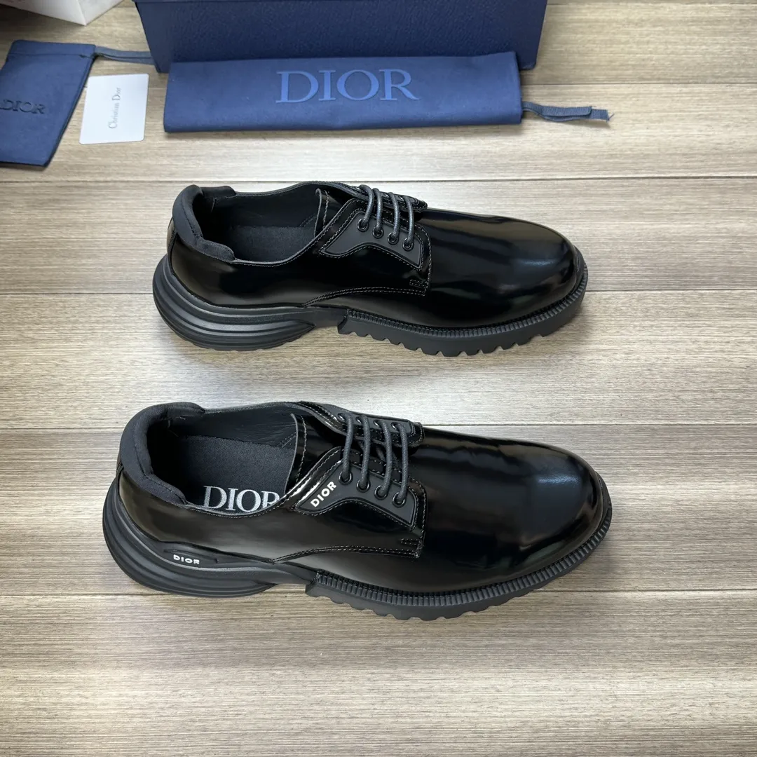 【Dior】迪奥 P450💰 -高端品质 原单 -鞋面:🔝开边珠小牛皮、车缝品牌塑胶鞋耳 -内里:水染牛皮,垫脚;网帆布布匹 -大底:超轻TPU发泡:双色成型大底 -超高品控·做工精细:凸显(高端·贵气·档次) -Size :39-44(38,45,46,可订做)·0173