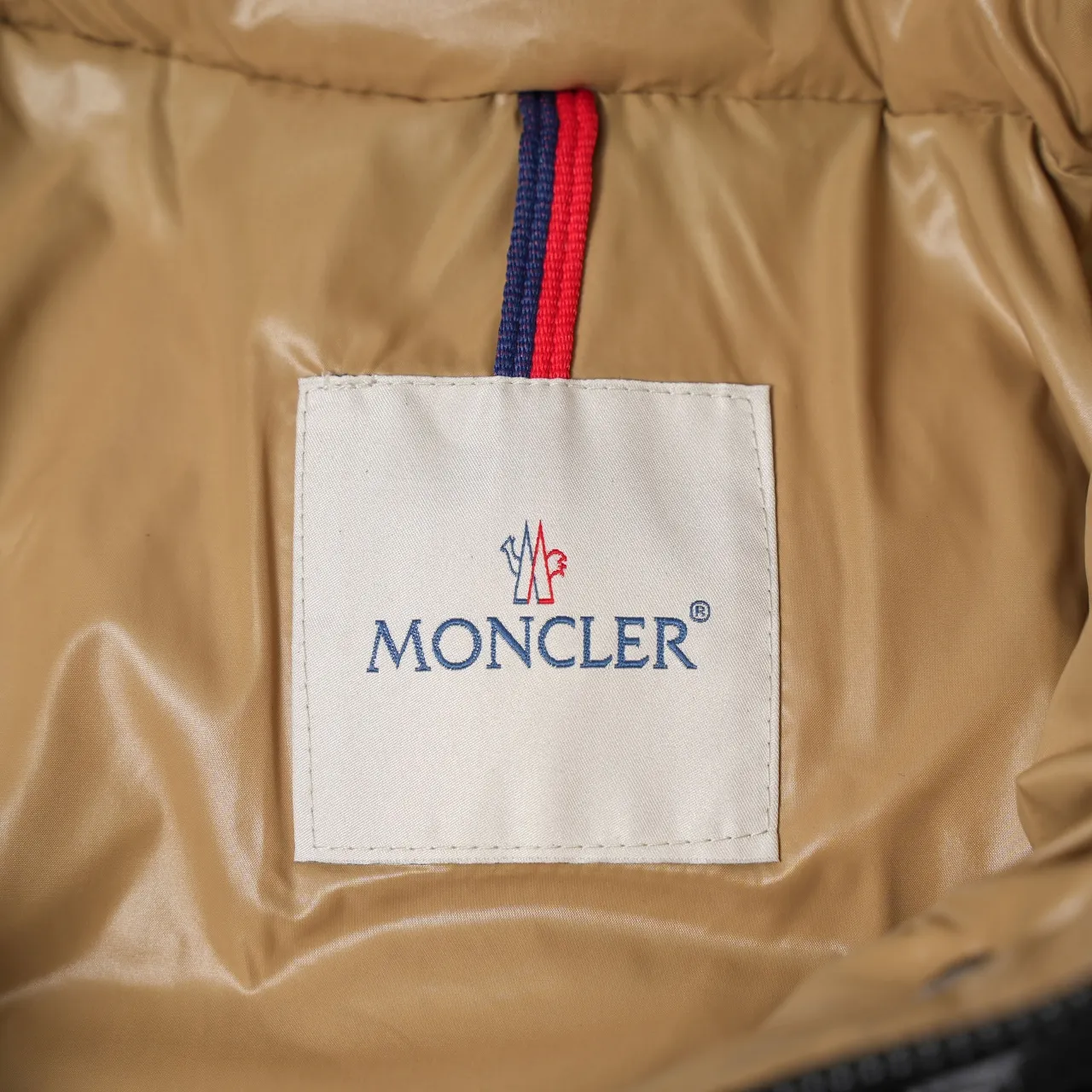 工厂直供C厂💰430 B厂💰550 MONCLER丨蒙口宋茜同款短款连帽羽绒服 尺码:1-3