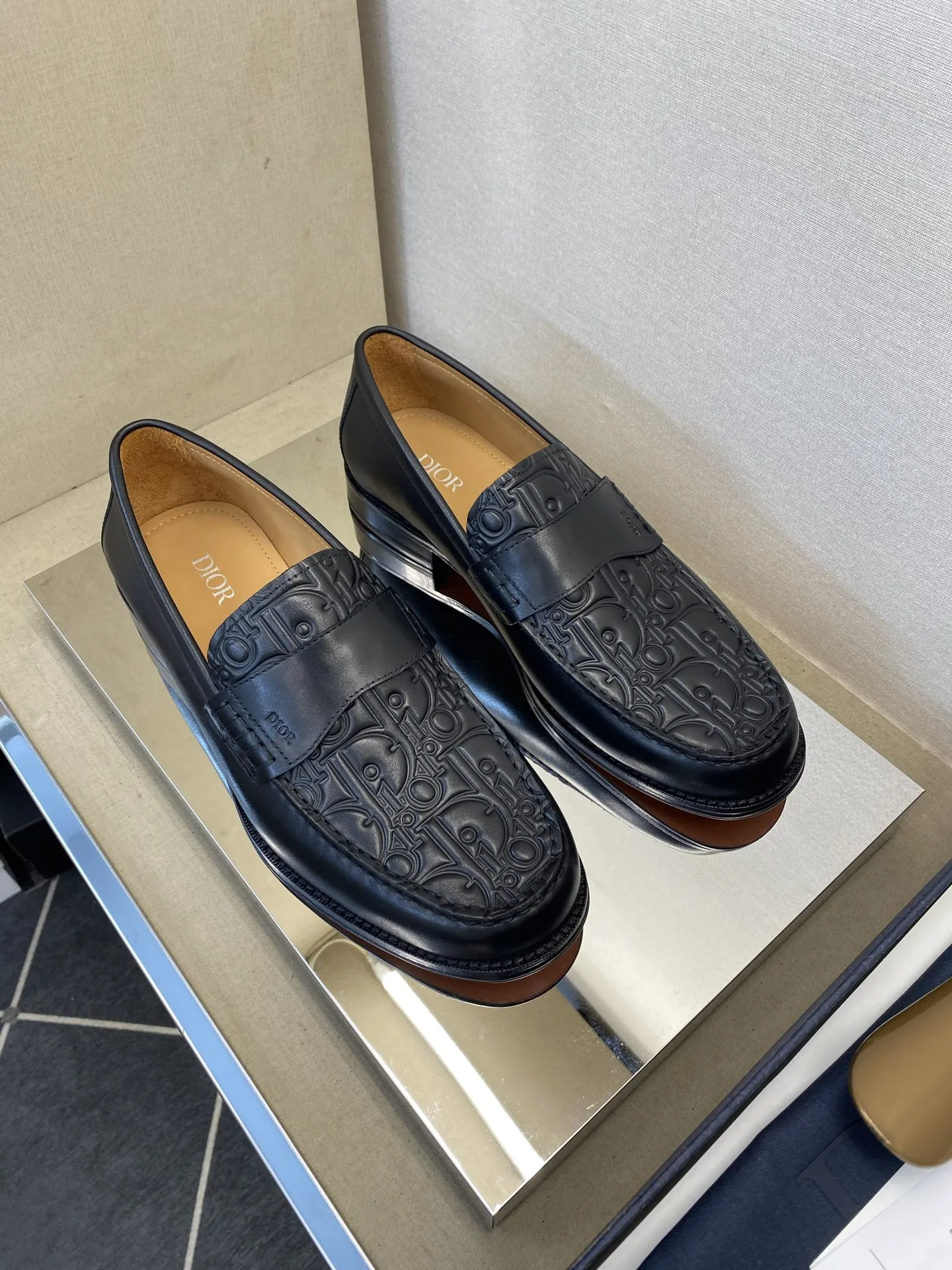 &yen;500➰DIOR 正装乐福鞋/真皮大底 size:38-46