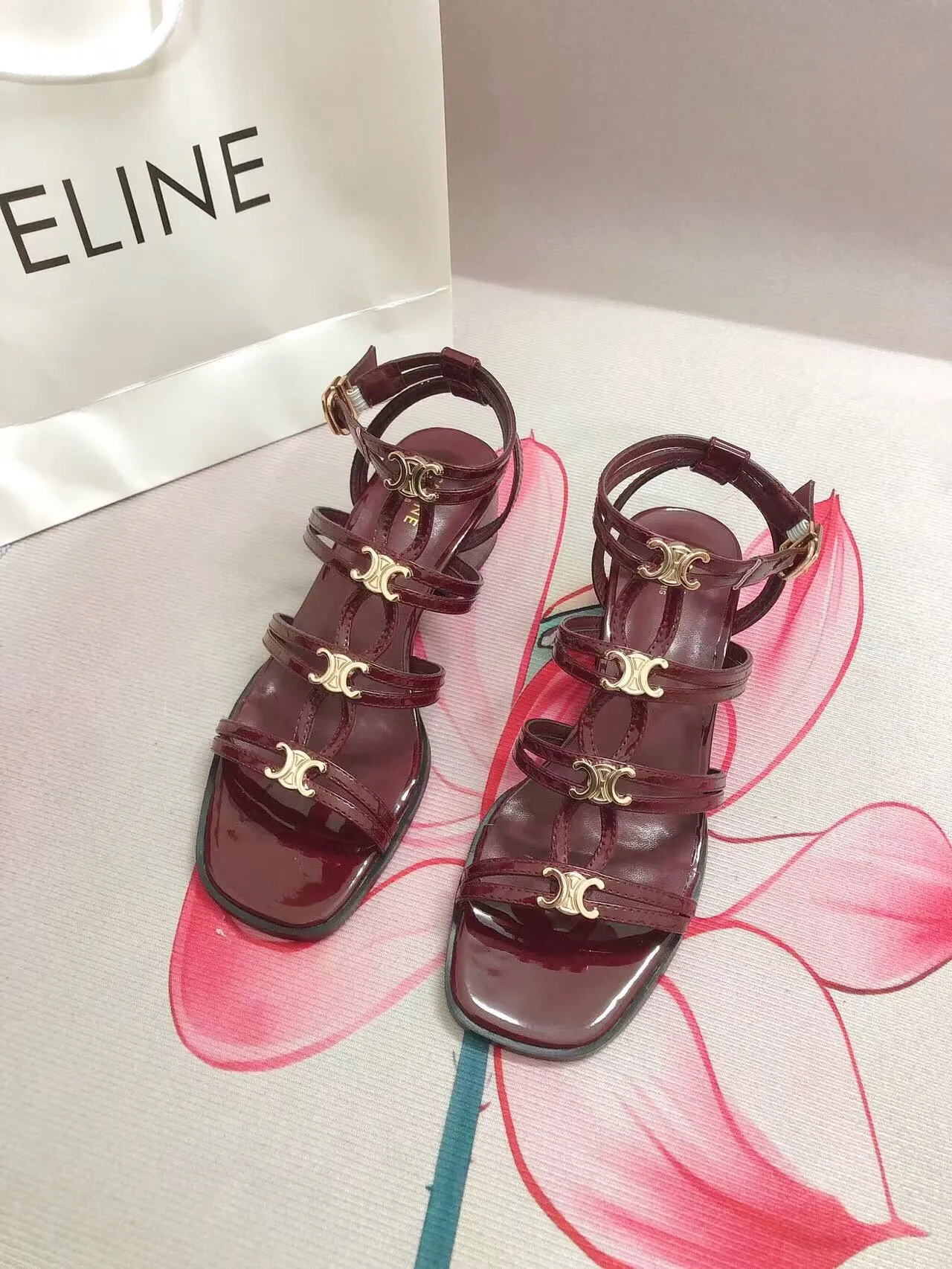 橙子出厂价💰120 CELINE 赛琳 春夏新款 凯旋门粗跟凉鞋 罗马凉鞋 跟高：4.5CM 码数：35-42