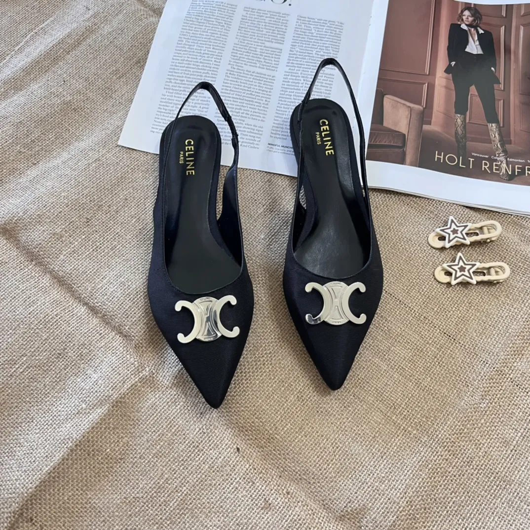 橙子出厂价💰100 CELINE 赛琳新款 凯旋门尖头后空平底凉鞋 轻熟女通勤鞋 材质:漆皮 码数:35-39【可定制34.40.41】