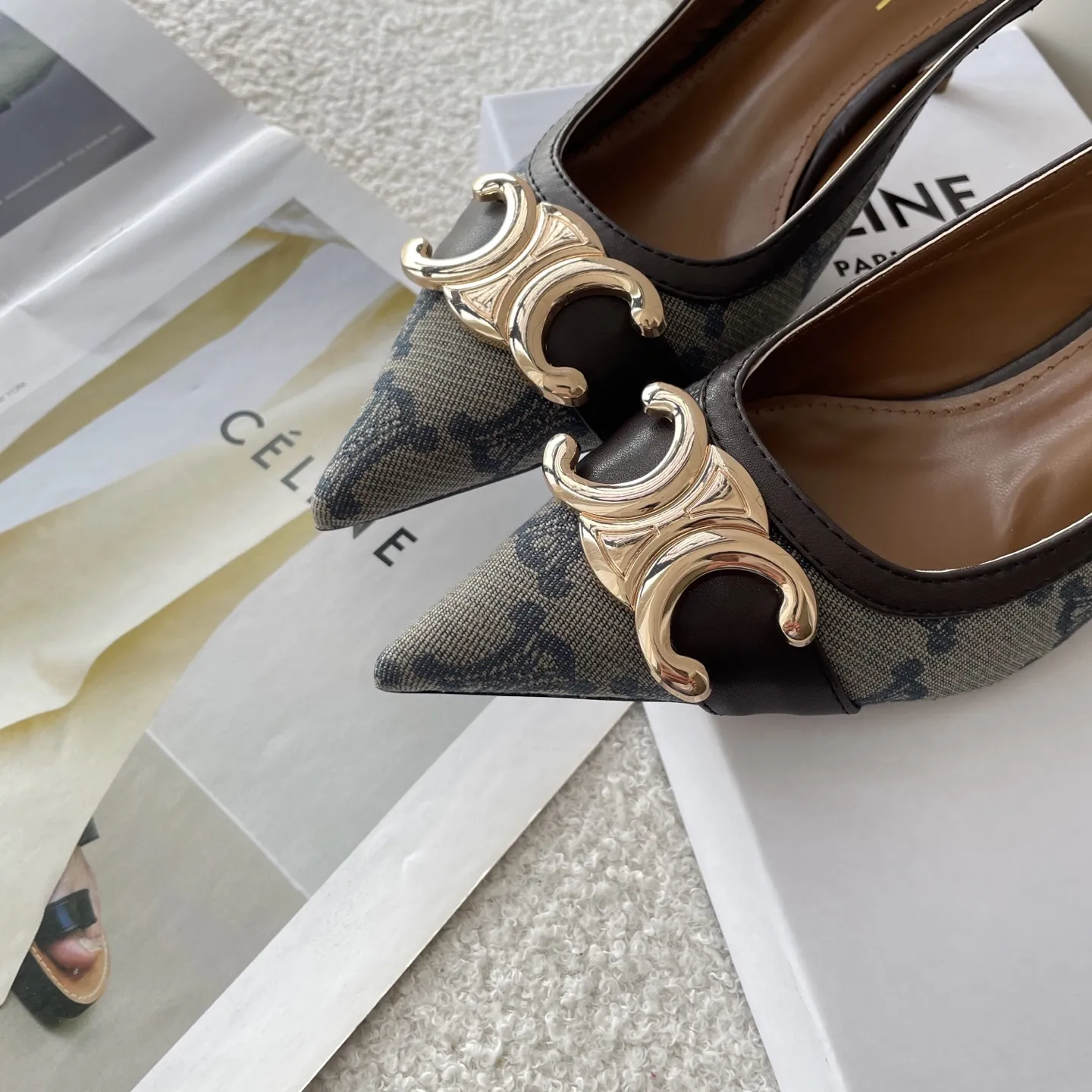 橙子出厂价💰100 CELINE 赛琳 春夏新款 凯旋门尖头高跟凉鞋 细跟单鞋 通勤女鞋 跟高：6CM 码数：34-42