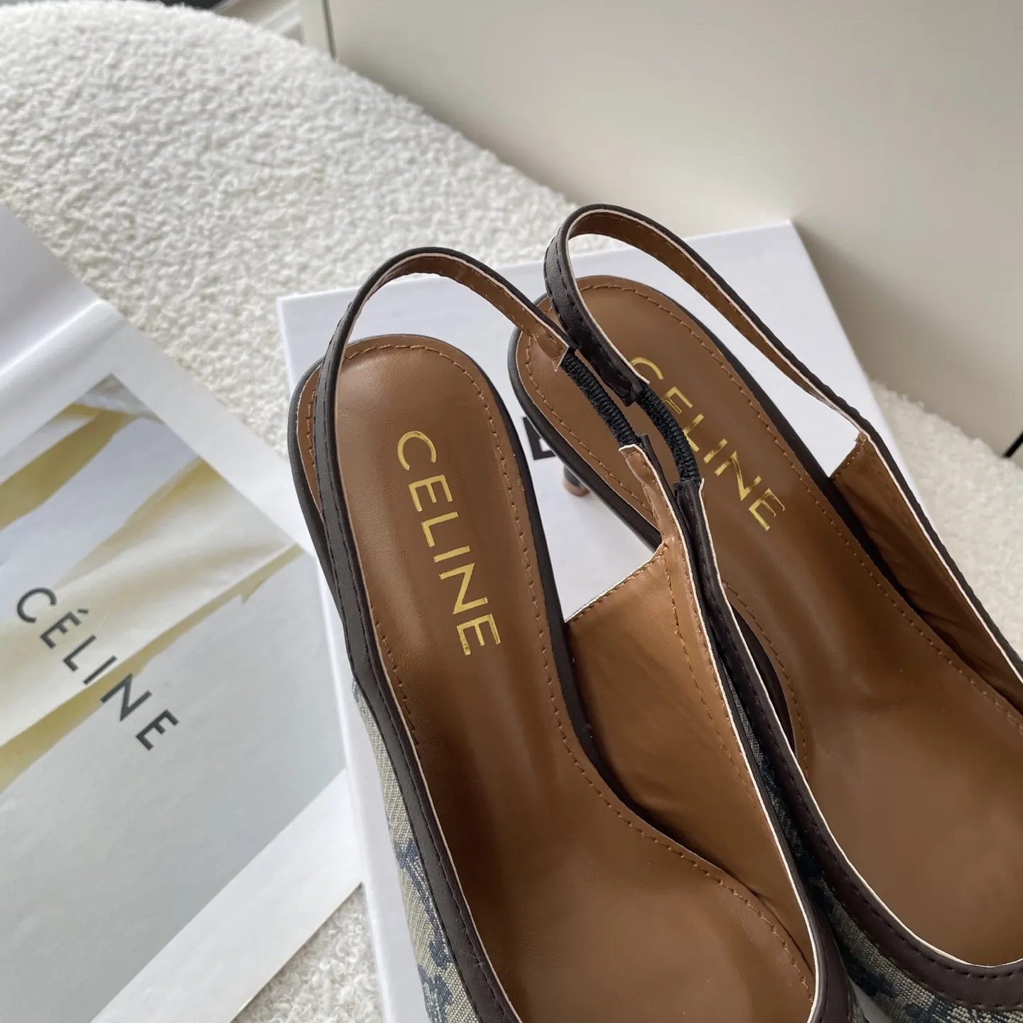 橙子出厂价💰100 CELINE 赛琳 春夏新款 凯旋门尖头高跟凉鞋 细跟单鞋 通勤女鞋 跟高：6CM 码数：34-42
