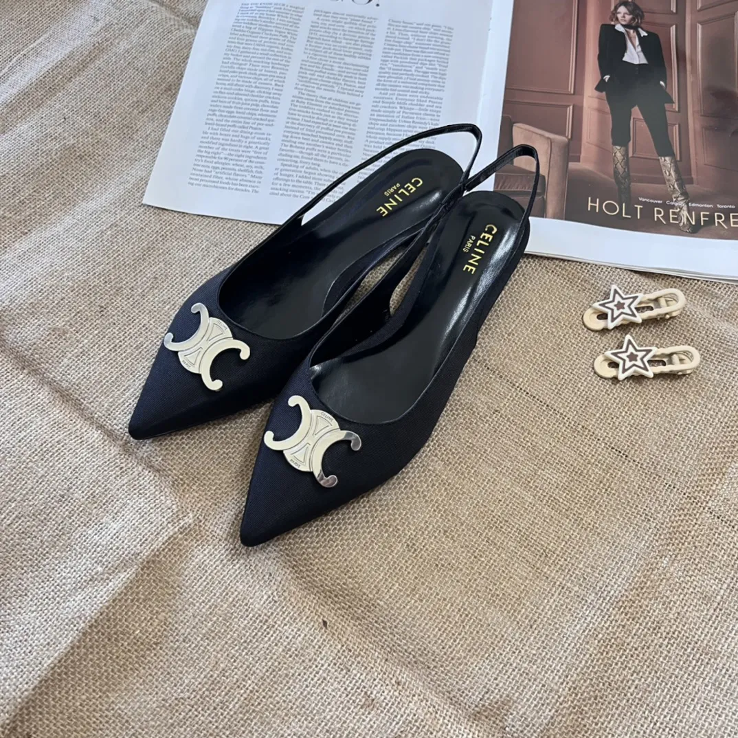 橙子出厂价💰100 CELINE 赛琳新款 凯旋门尖头后空平底凉鞋 轻熟女通勤鞋 材质:漆皮 码数:35-39【可定制34.40.41】