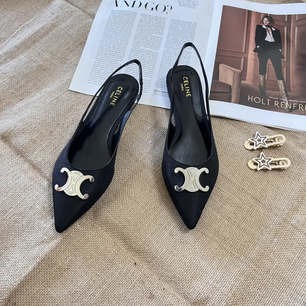 橙子出厂价💰100 CELINE 赛琳新款 凯旋门尖头后空平底凉鞋 轻熟女通勤鞋 材质:漆皮 码数:35-39【可定制34.40.41】
