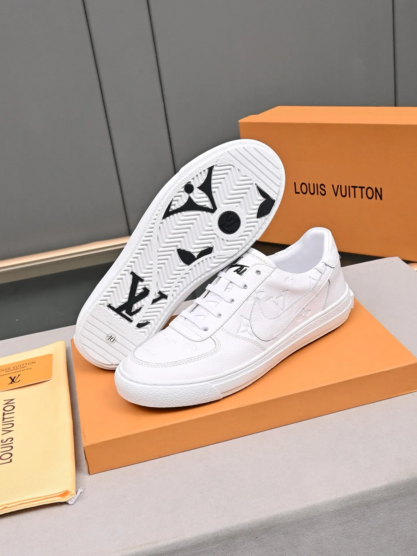 主推款👍👍👍P220 LOUIS VUITTON 【路登易威】&mdash;&mdash;&mdash;LV鞋面【Lv】🇮🇹进口头层牛皮压花🇩🇪内里进口羊皮内里 ➕防滑耐磨大底。每一位男士的身份衬托，上脚大气稳重🚶🏻🚶🏻📯不管风吹雨打鞋楦不变，经得起时间的验证🔍️。&mdash;&mdash;&mdash;码数：38&mdash;44（45可定做）