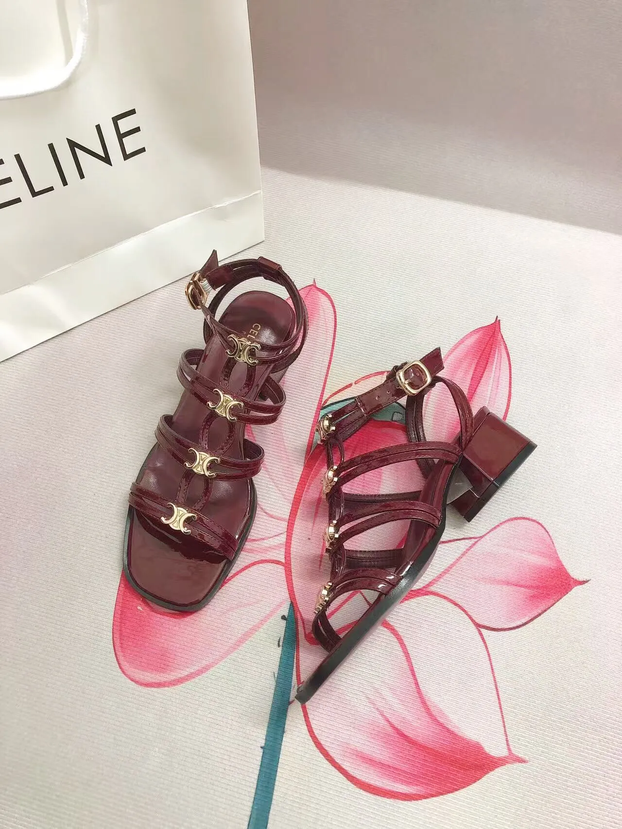 橙子出厂价💰120 CELINE 赛琳 春夏新款 凯旋门粗跟凉鞋 罗马凉鞋 跟高：4.5CM 码数：35-42