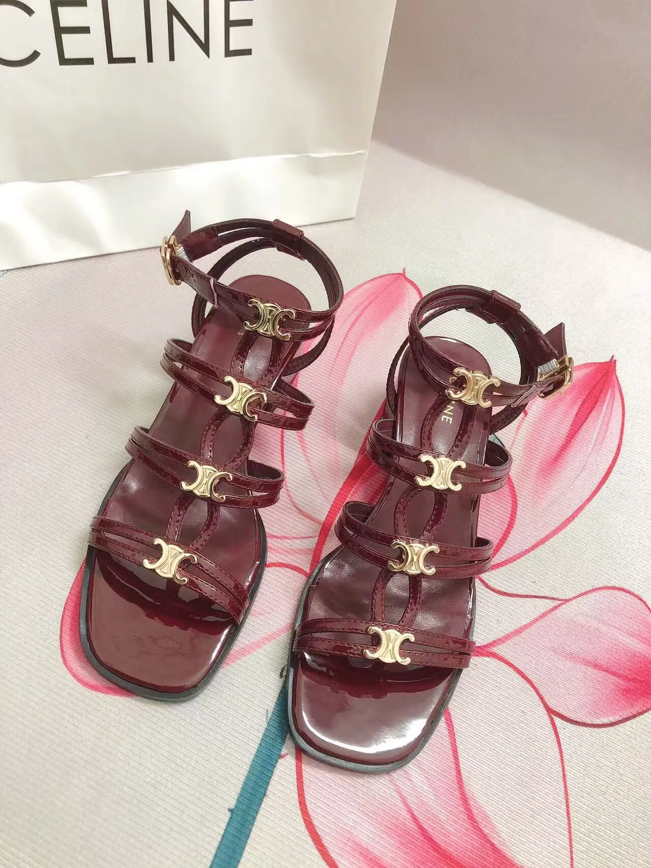 橙子出厂价💰120 CELINE 赛琳 春夏新款 凯旋门粗跟凉鞋 罗马凉鞋 跟高:4.5CM 码数:35-42