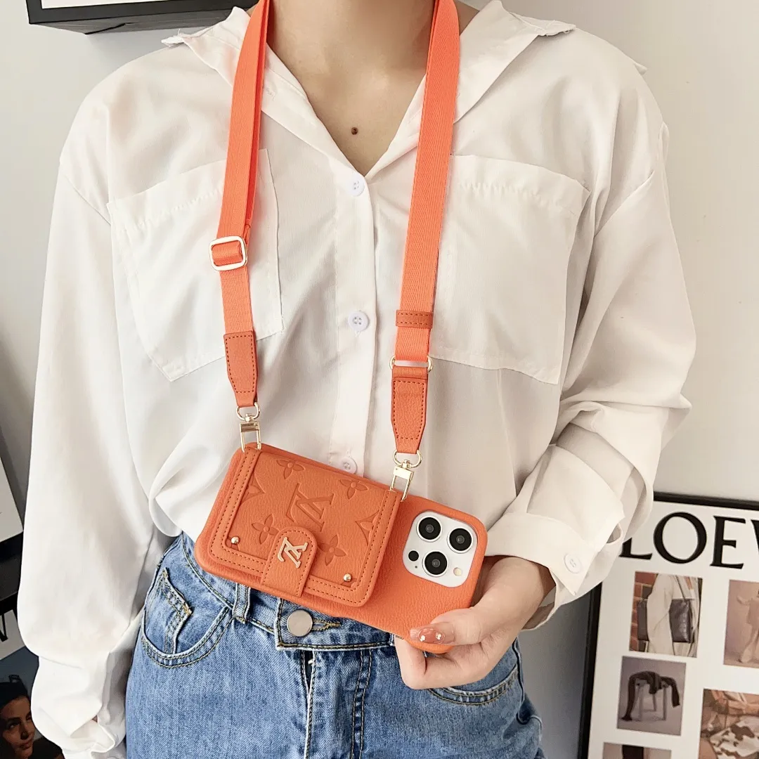 LV款左右翻压印卡包壳