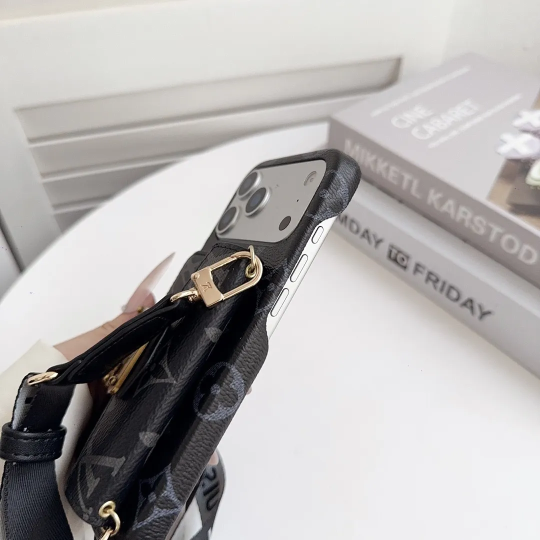 LV新PC壳邮差卡包