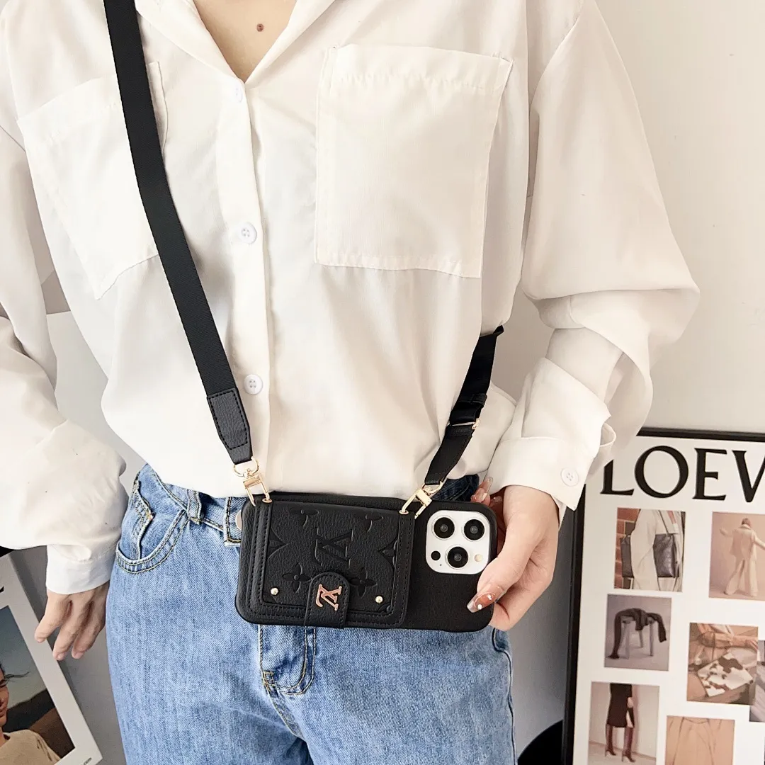 LV款左右翻压印卡包壳