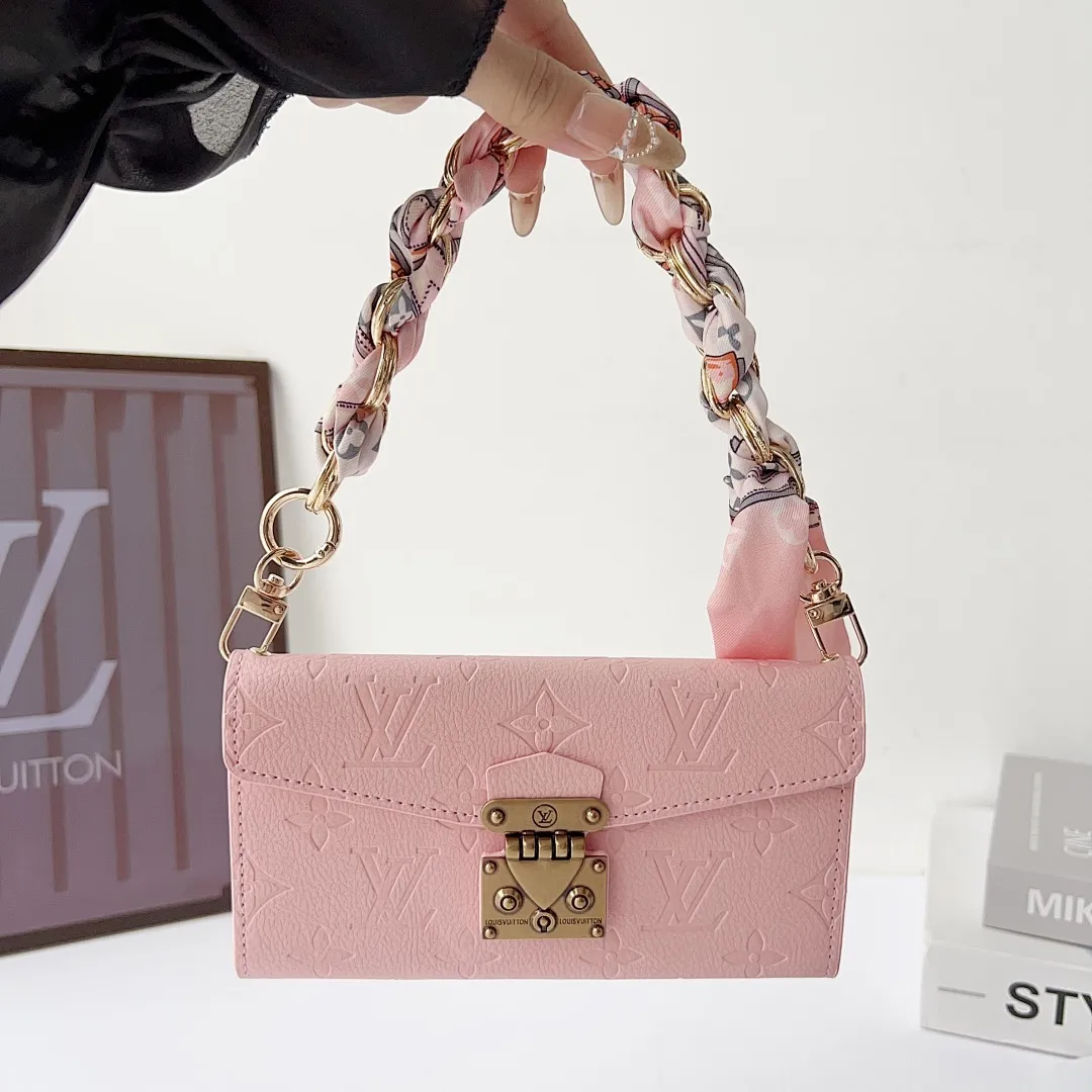 LV 三折皮套 压印花 挂绳+手链+丝巾手腕绳（苹果7-17PM,三星型号S22-S26U)