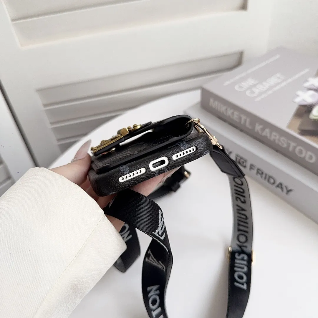 LV新PC壳邮差卡包