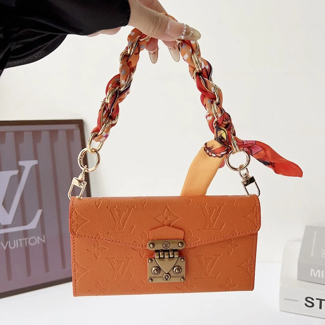 LV 三折皮套 压印花 挂绳+手链+丝巾手腕绳（苹果7-17PM,三星型号S22-S26U)