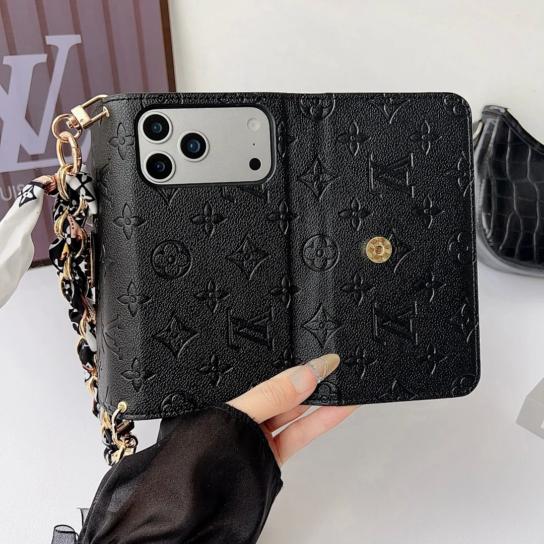 LV 三折皮套 压印花 挂绳+手链+丝巾手腕绳（苹果7-17PM,三星型号S22-S26U)