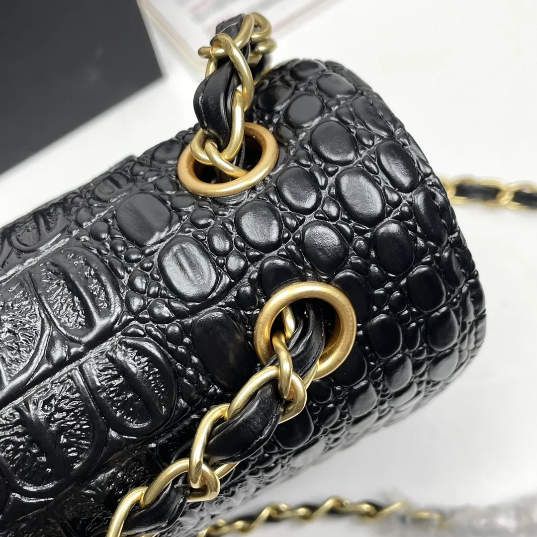 💰205包邮‼️ 回货👑香奈儿👑定制经典款小香风真皮包鳄鱼🐊纹金色系列 ✅✅✅尺寸：25/16/6！型口1112鳄鱼纹