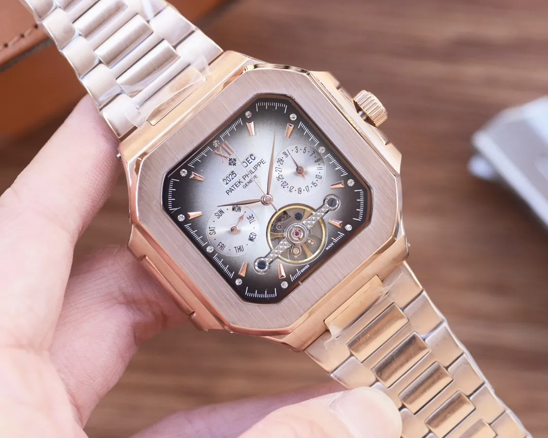 540 男人挚爱 多功能腕表⌚️ 【最新】:卡地亚🔥最佳设计🔥独家首发🔥 【类型】:精品男士腕表 【表带】:316精钢表带 【机芯】:全自动机械机芯 【镜面】:矿物质强化玻璃(更高清) 品味高雅 浩瀚大气 匠心独运 腕间瑰宝 尺寸:直径41mm厚12mm热卖上市!欢迎转载!