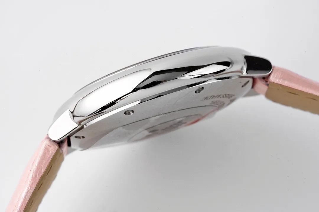 市场最高版本 最高复刻 卡.地亚CartierV7升级版 专柜品质!🎮 1⃣️【市场最高复刻1-1】V6厂最新升级版本 卡地亚蓝气球系列 2⃣️直径🈶28MM-33MM-36MM-42MM 3⃣️石英款/机械款-市面最高版本镜面凸形鱼眼! 4⃣️蓝宝石把头,蓝色宝石颜色!🎮 5⃣️石英机芯/搭配6T51机芯机械/2824全自动机械机芯!恒久稳定!自动锤已全部升级原装LOGO及日内瓦洗纹! 卡.地亚蓝气球标杆-V6出品,是您唯一首选!V6出品 必属精品 您值得拥有! 立即抢购👉 立即抢购👉