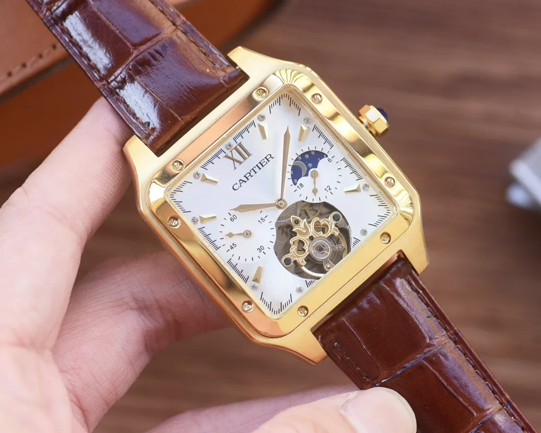 500 男人挚爱 镂空腕表⌚️ 【最新】:卡地亚🔥最佳设计🔥独家首发🔥 【类型】:精品男士腕表 【表带】:真牛皮表带 【机芯】:全自动机械机芯 【镜面】:矿物质强化玻璃(更高清) 品味高雅 浩瀚大气 匠心独运 腕间瑰宝 尺寸:直径41mm厚12mm热卖上市!欢迎转载!