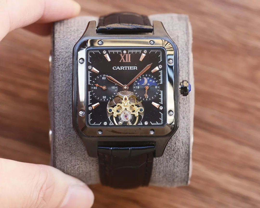 500 男人挚爱 镂空腕表⌚️ 【最新】:卡地亚🔥最佳设计🔥独家首发🔥 【类型】:精品男士腕表 【表带】:真牛皮表带 【机芯】:全自动机械机芯 【镜面】:矿物质强化玻璃(更高清) 品味高雅 浩瀚大气 匠心独运 腕间瑰宝 尺寸:直径41mm厚12mm热卖上市!欢迎转载!