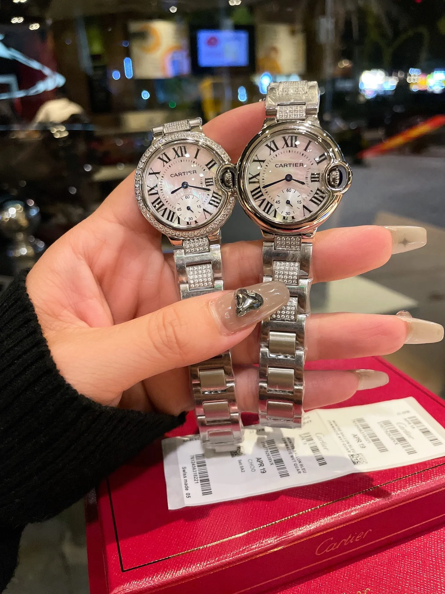 💰白300金320 圈口钻+20 表带钻+100 #鱼眼玻璃 33cm 匠心之作卡地亚蓝气球,精致33mm石英腕表,传统三针设计 星空运转 时间流淌 特殊工艺镶钻,个性 完美 搭配鱼眼玻璃 走时精准