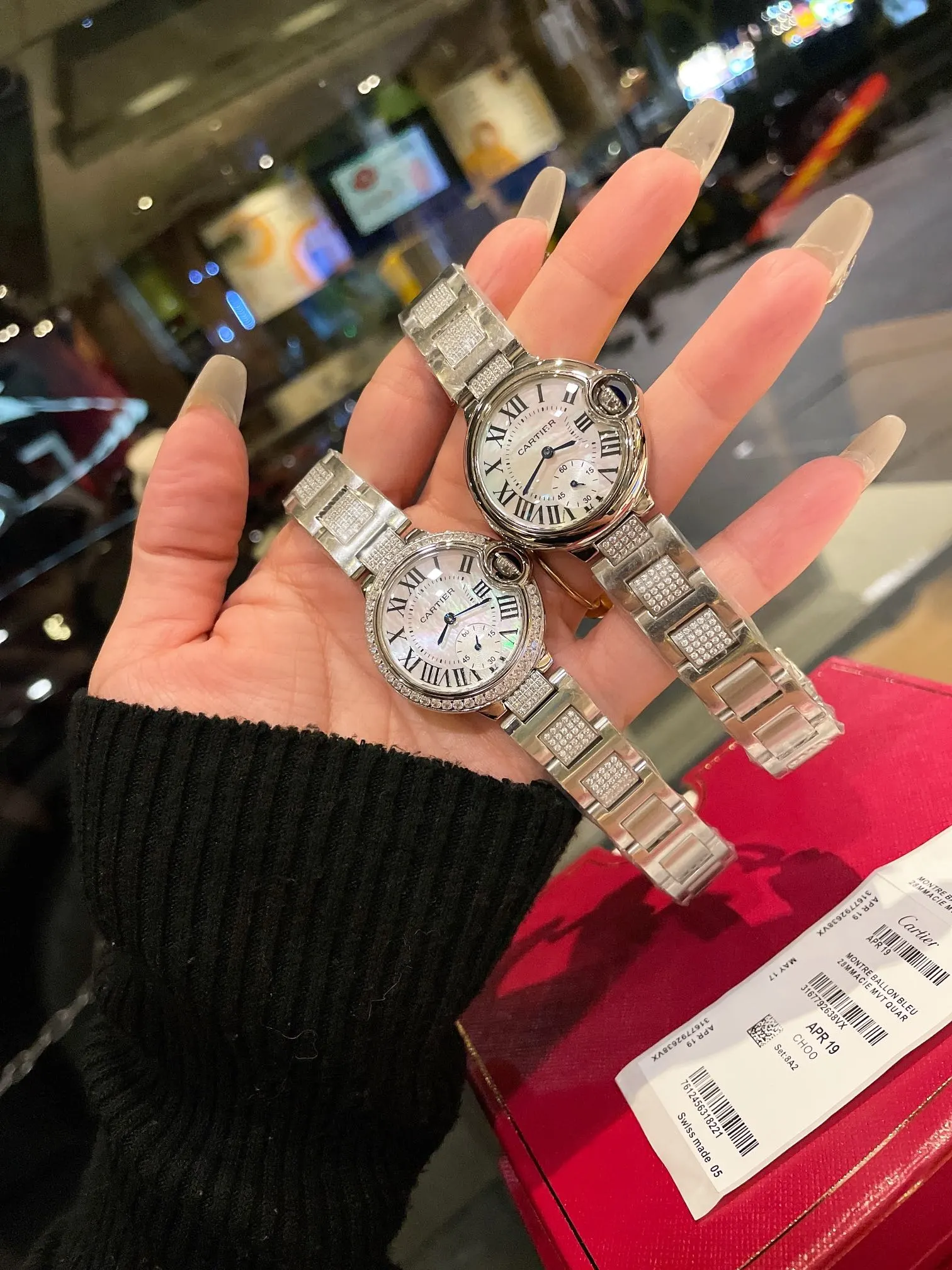 💰白300金320 圈口钻+20 表带钻+100 #鱼眼玻璃 33cm 匠心之作卡地亚蓝气球，精致33mm石英腕表，传统三针设计 星空运转 时间流淌 特殊工艺镶钻，个性 完美 搭配鱼眼玻璃 走时精准