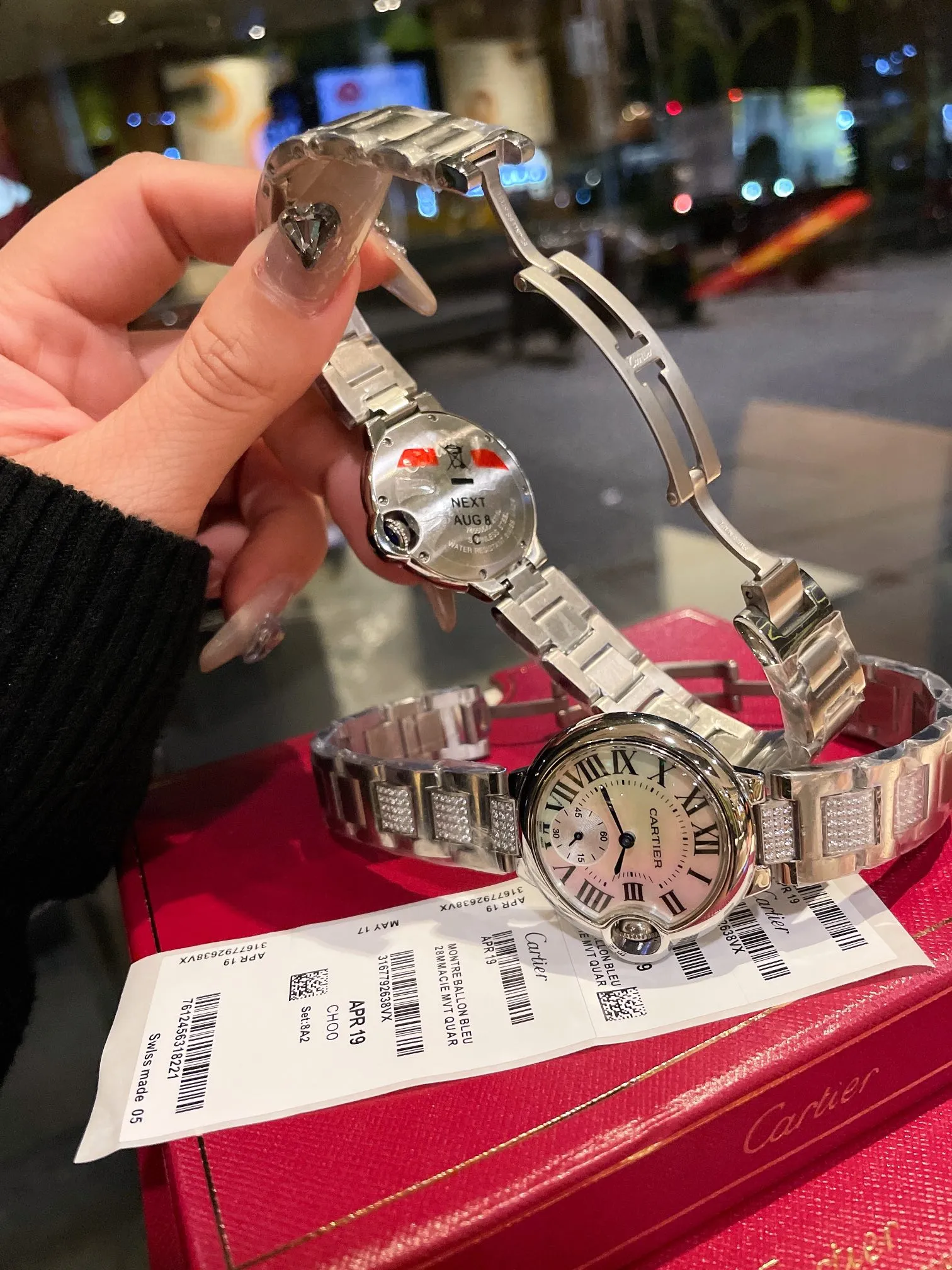 💰白300金320 圈口钻+20 表带钻+100 #鱼眼玻璃 33cm 匠心之作卡地亚蓝气球，精致33mm石英腕表，传统三针设计 星空运转 时间流淌 特殊工艺镶钻，个性 完美 搭配鱼眼玻璃 走时精准