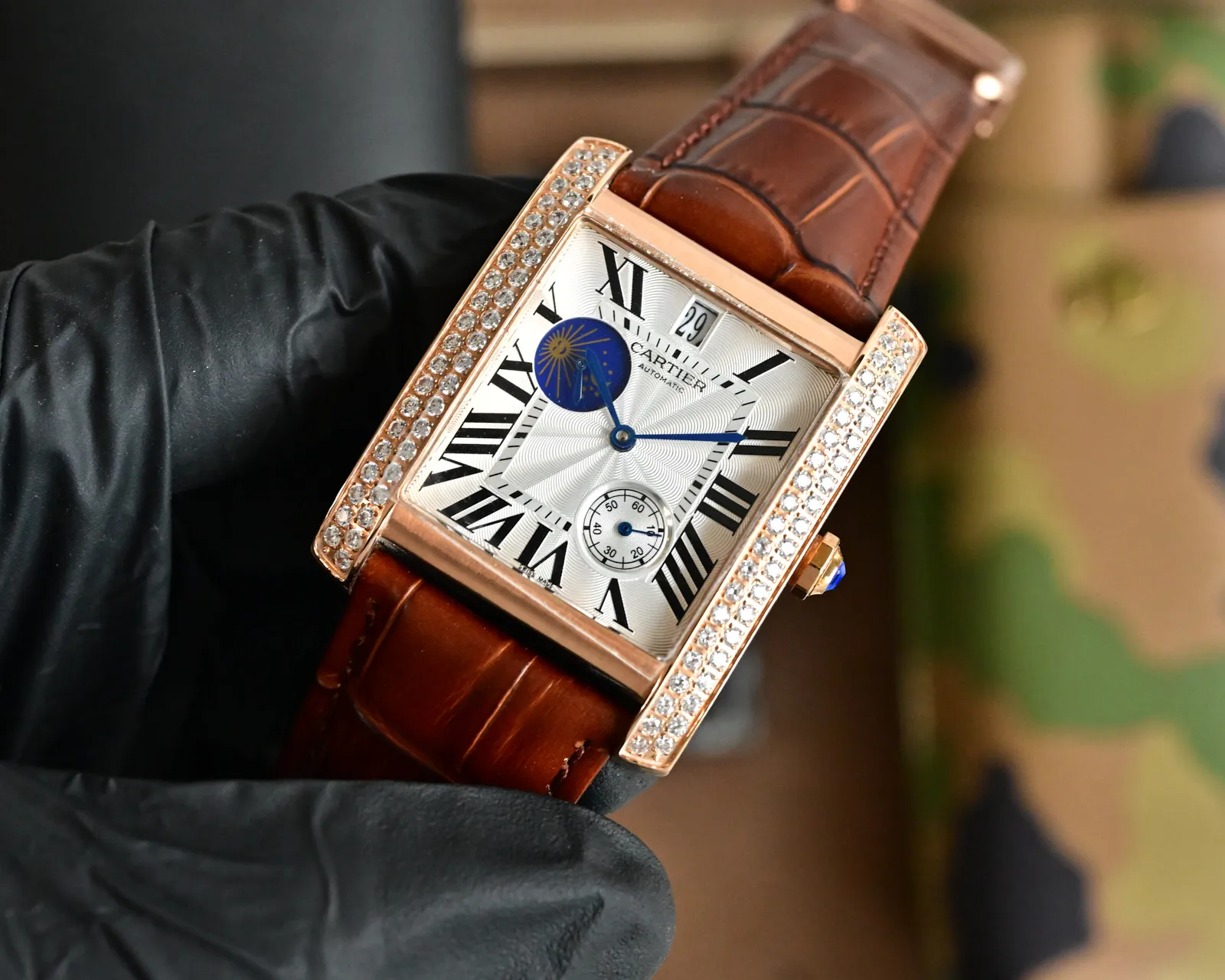 420 🎩卡地亚CARTIER 坦克系列 ⌚️34mm*12mmcal🃏自动上链机械机芯🔴️高强度蓝光玻璃🍴进口小牛皮原装按扣🎱任何人都可以打扮得光艳亮丽♠️但个人品味流露于穿着细节✒️