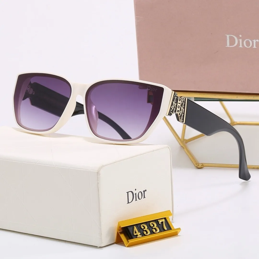 DIOR4337 061