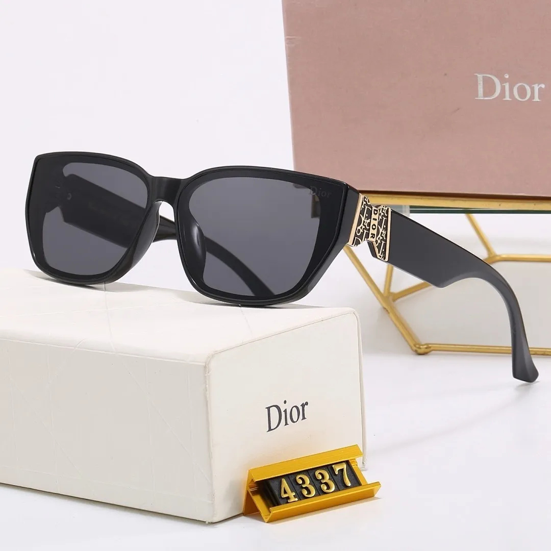 DIOR4337 061