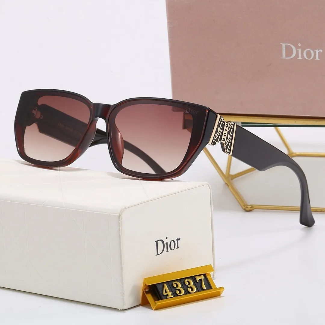 DIOR4337 061
