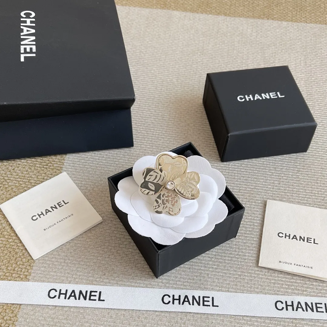 Chanel 044