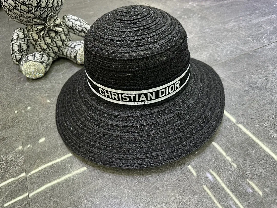 迪奥爆款盆帽