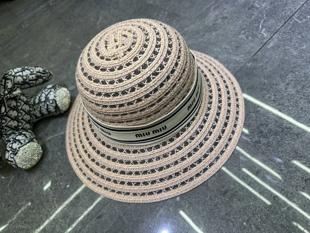 Miumiu 爆款新品盆帽👒👒‼️‼️