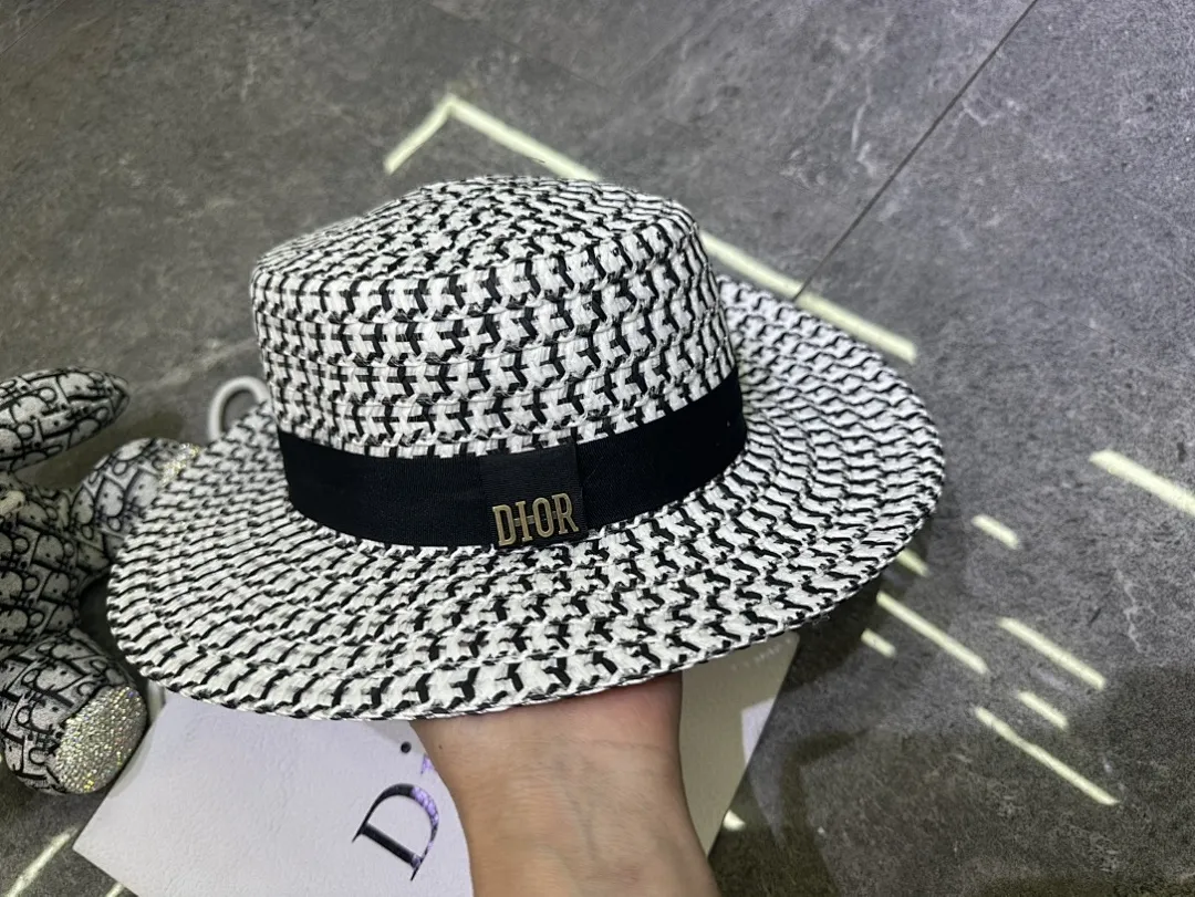 迪奥爆款新品平顶帽👒👒‼️‼️