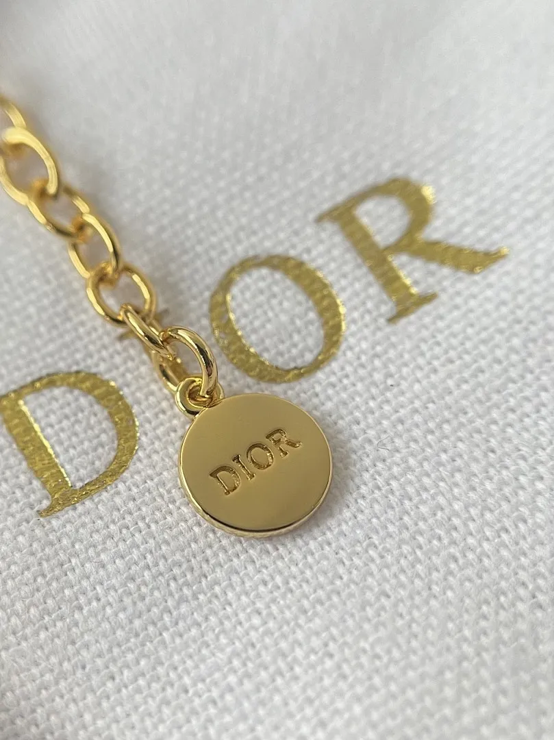 DIOR 104