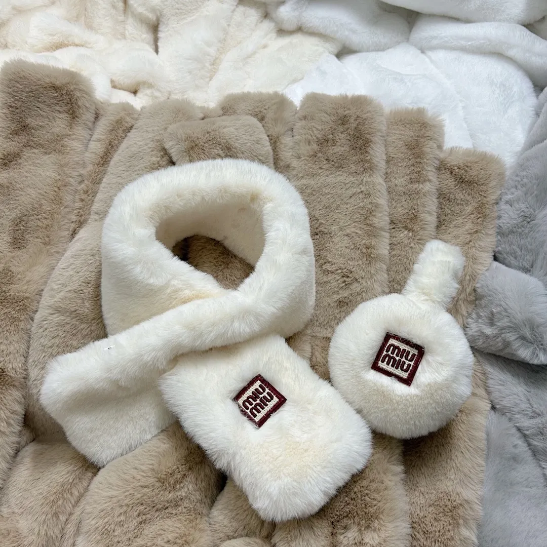 缪缪miumiu 耳罩+围脖套装🔥✈️