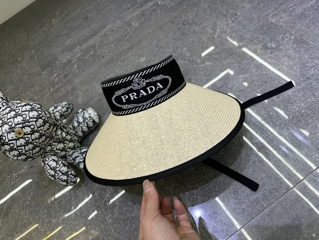 普拉达超大檐空顶帽