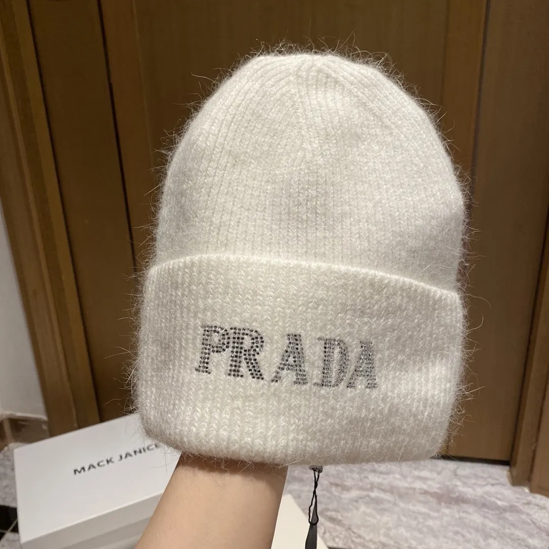 PRADA 兔毛针织帽