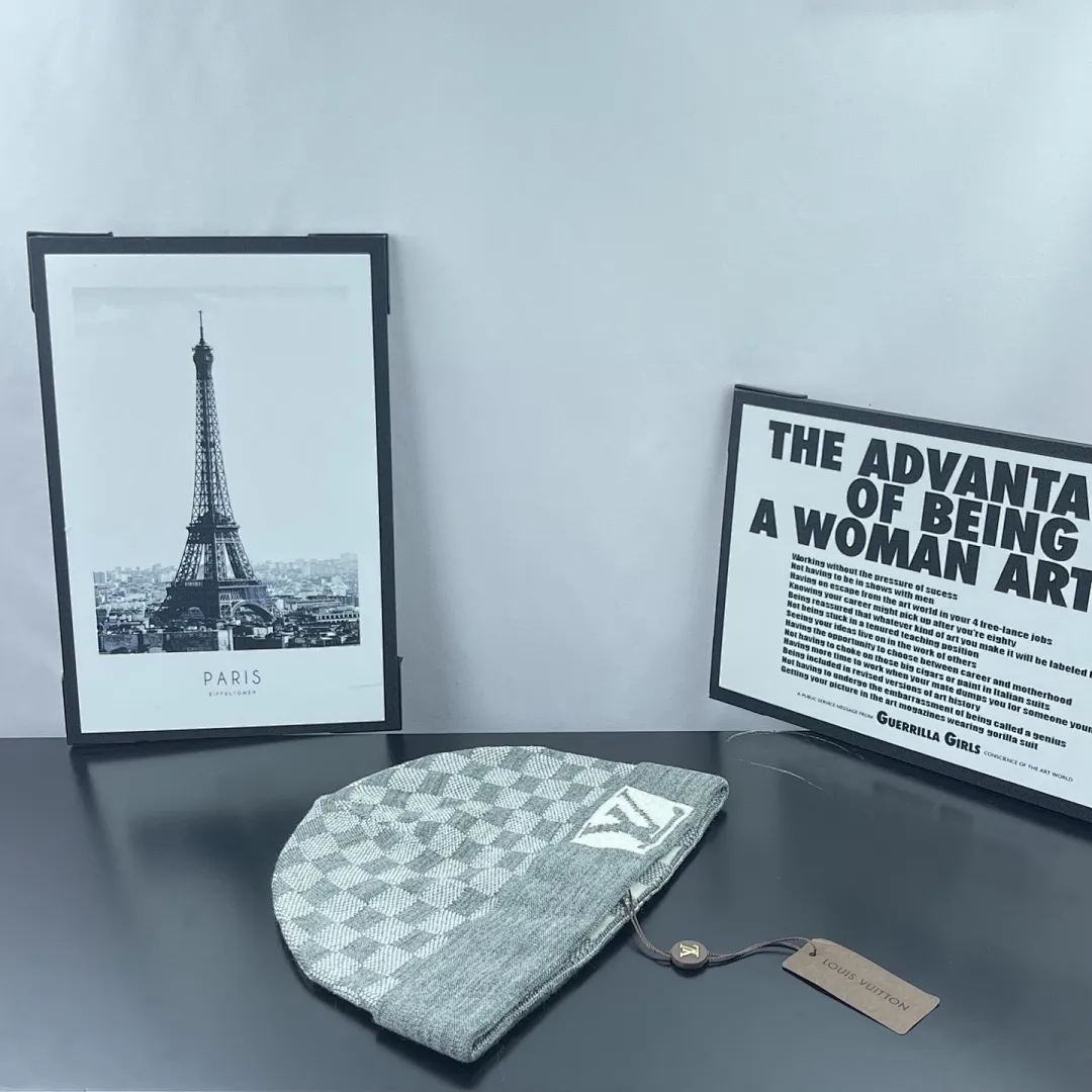 L家 【羊毛套装帽子-帽子➕围巾】经典套装帽子！成分：70%羊毛➕30%兔毛。