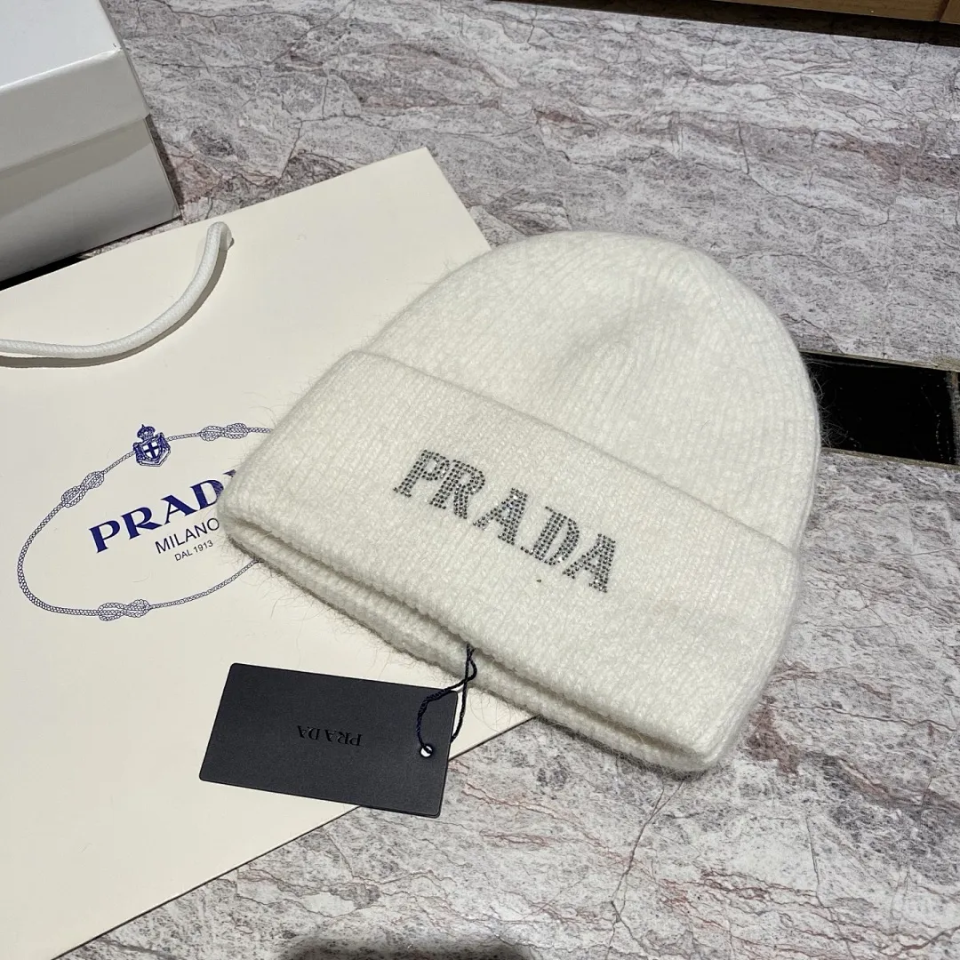 PRADA 兔毛针织帽
