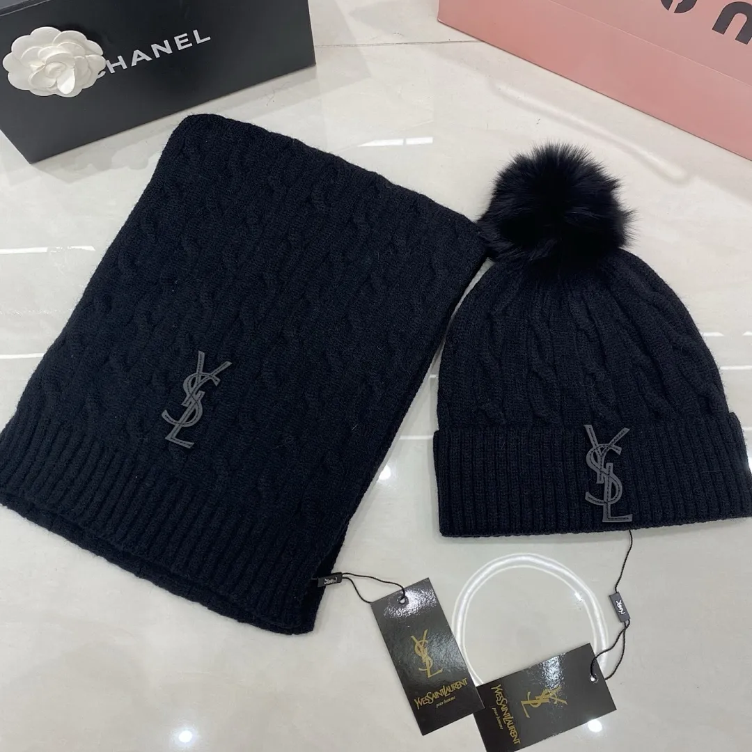 YSL 羊绒套装：围巾🧣/羊绒针织帽+狐狸毛球