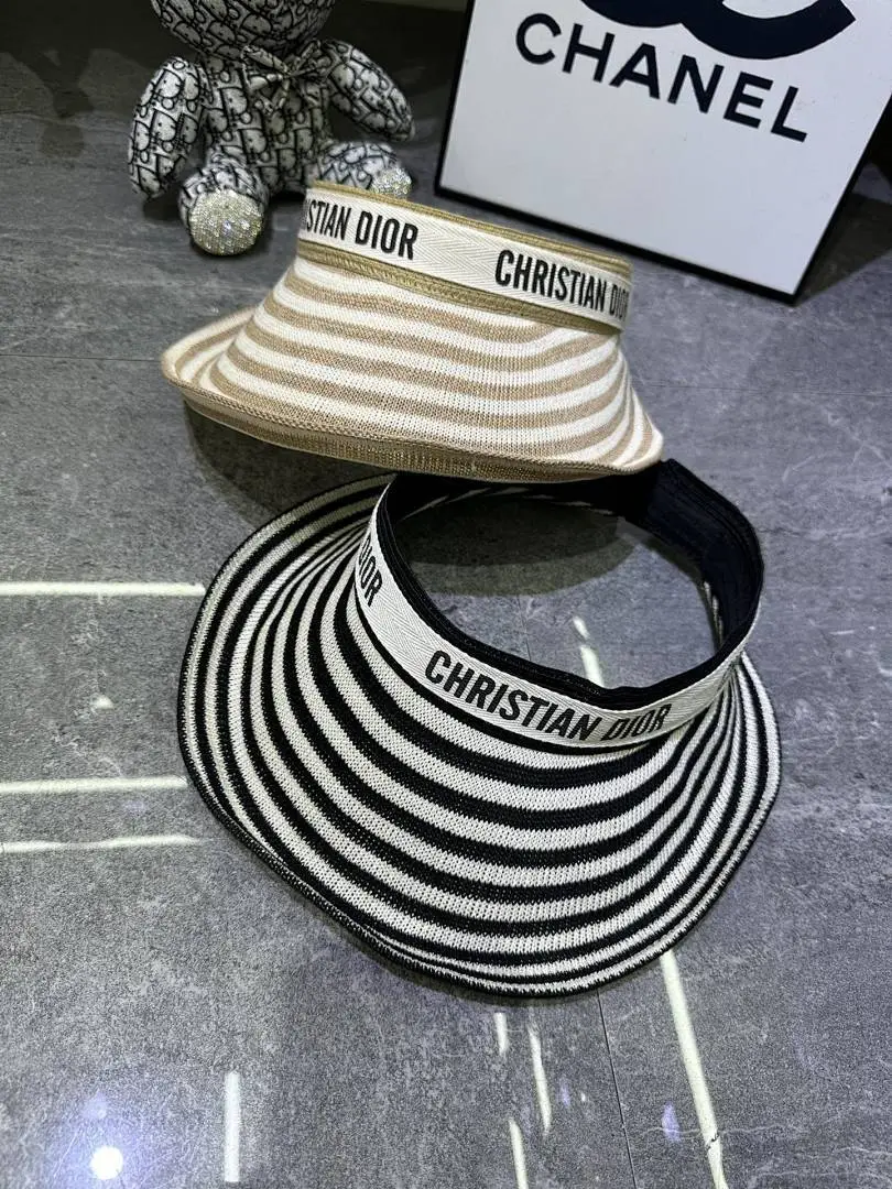 迪奥爆款针织条纹空顶帽