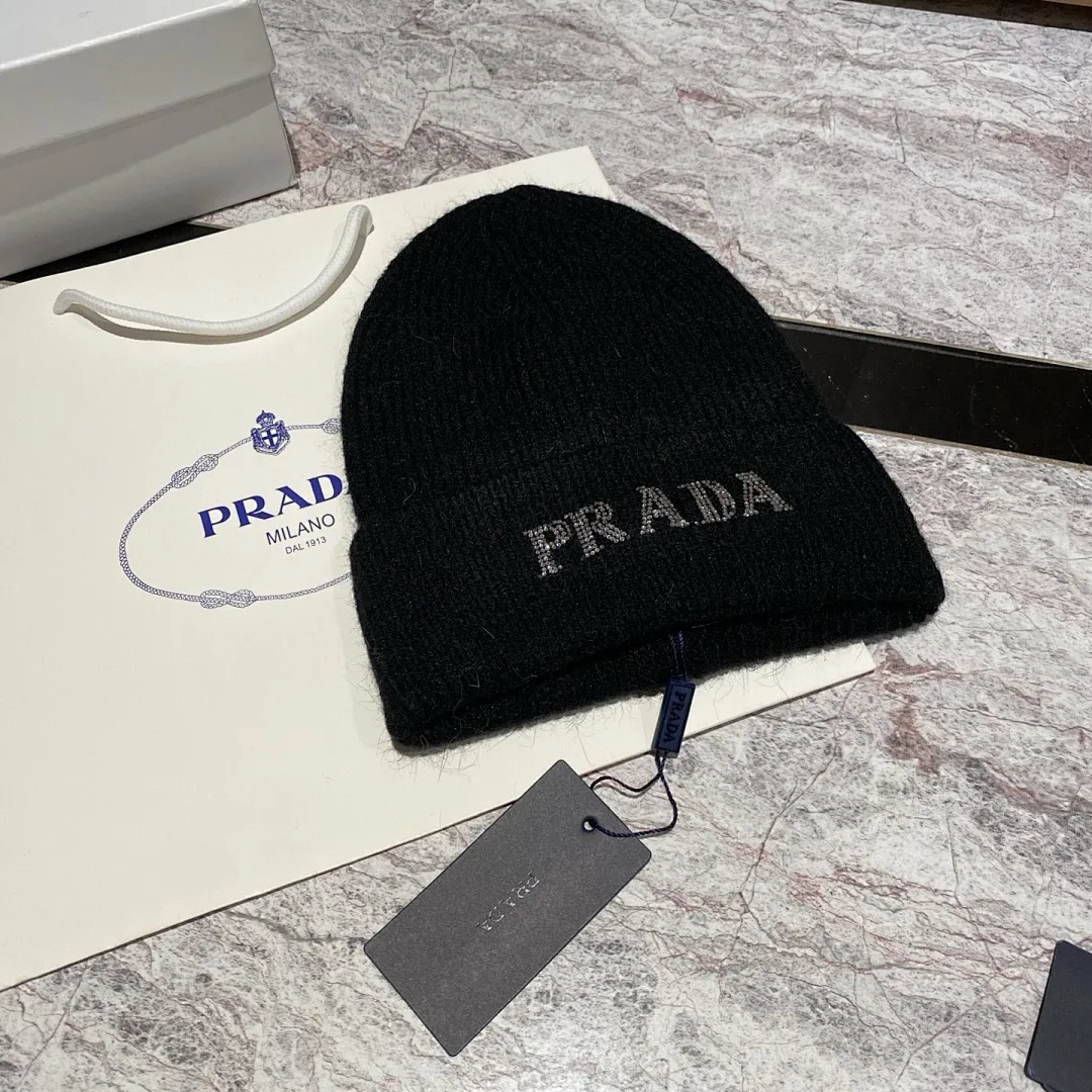 PRADA 兔毛针织帽